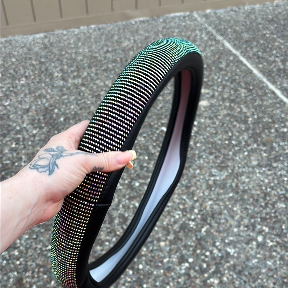 Iridescent Oil Sluck Rhinestone Steering Wheel Cover - Picture 5 of 7